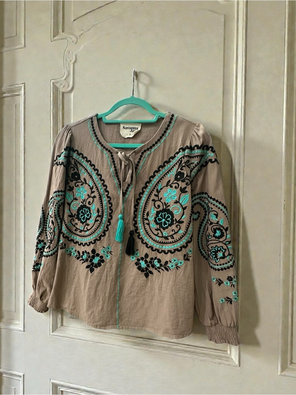 Savanna Jane Embroidered Long Sleeve Cotton Blouse. Taupe. Size:Small